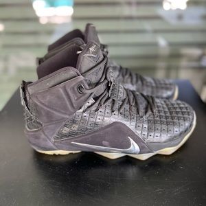 Size 10.5 - Nike Lebron 12 EXT Rubber City [744286-001]